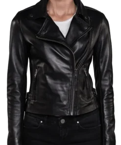 womens-fur-collared-black-faux-leather-moto-jacket