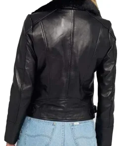 black-jacket-with-fur-collar