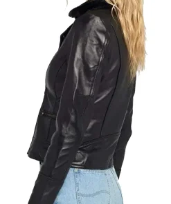black-leather-jacket-with-black-fur-collar