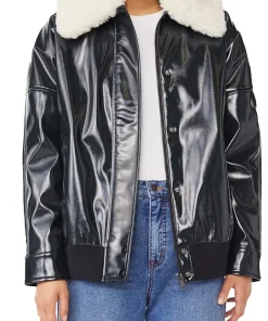womens-oversized-black-faux-leather-jacket-with-faux-fur-collar
